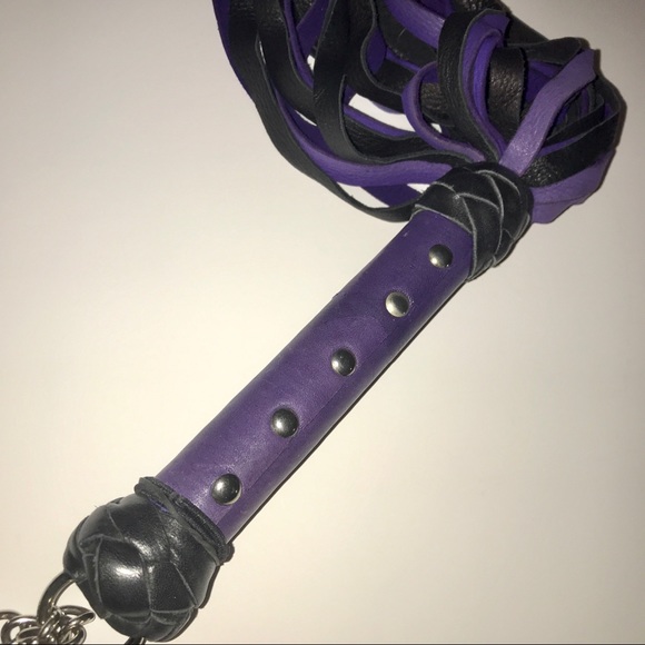 Premium Deerskin Flogger, Purple On Black - Picture 3 of 6